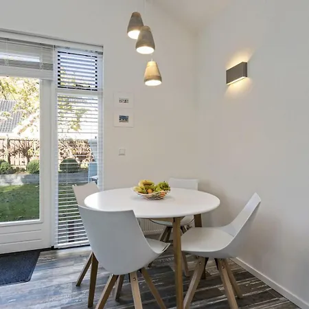 Holiday Beach Bubbles - Near The Beach With Big Garden - Not For Companies Holiday home Ouddorp