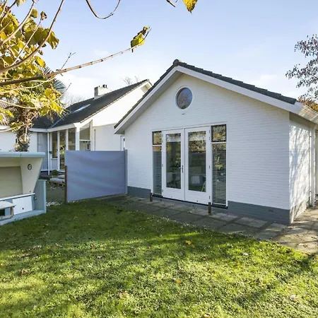 Holiday Beach Bubbles - Near The Beach With Big Garden - Not For Companies Holiday home Ouddorp