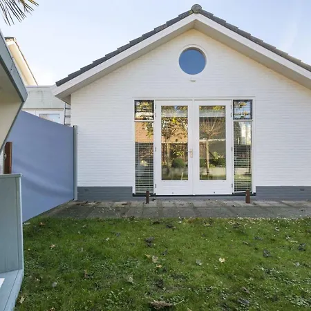 Holiday home Holiday Beach Bubbles - Near The Beach With Big Garden - Not For Companies Ouddorp