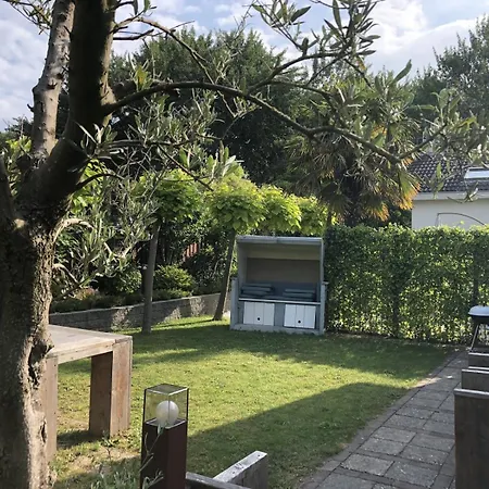 Holiday Beach Bubbles - Near The Beach With Big Garden - Not For Companies *
