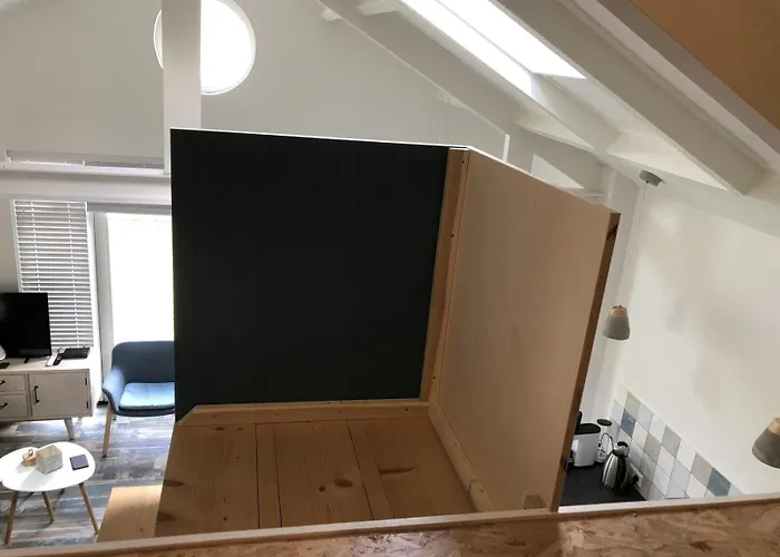 Bubbles - Near The With Big Garden - Not For Companies *