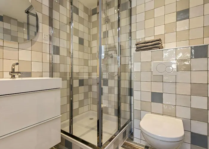 Bubbles - Near The With Big Garden - Not For Companies *