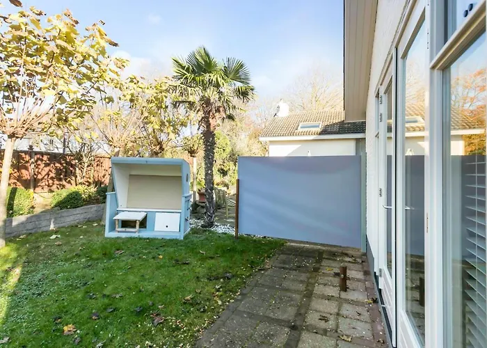 Bubbles - Near The With Big Garden - Not For Companies *